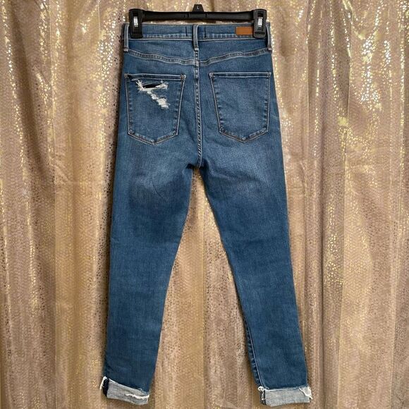 Abercrombie & Fitch Ultra High Rise Super Skinny Distressed Jeans 2/26 Short - Picture 2 of 10